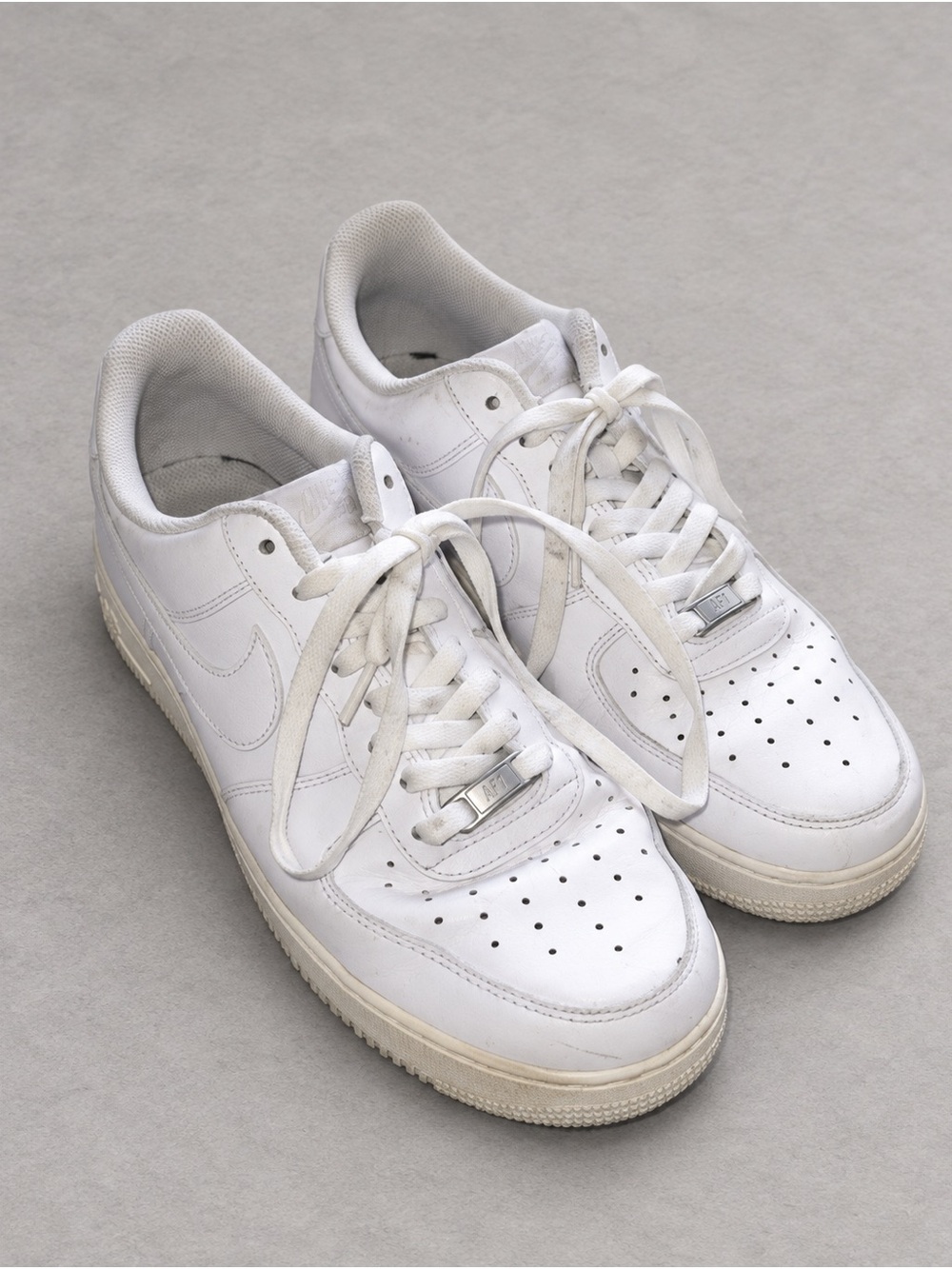 Nike Air Force 1 07 Low Triple White Sneakers Mens Size 10 CW2288-111